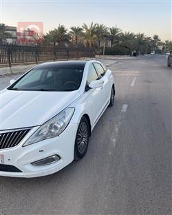 هيونداي أزيرا